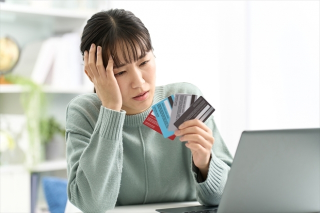 任意整理中のクレジットカードの代替手段